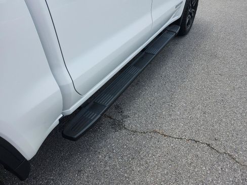 Used 2025 GMC Sierra 1500 Elevation w/ Elevation Premium Package AWD/4WD image 8