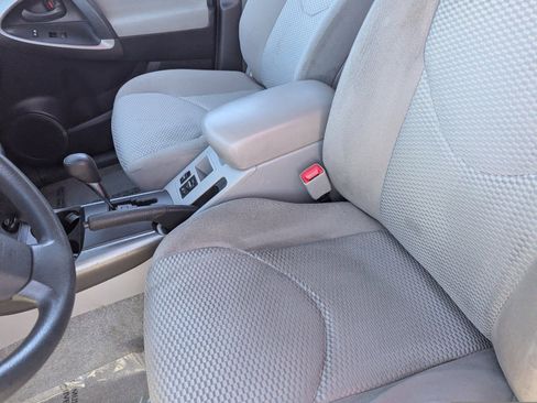 Used 2011 Toyota RAV4 image 18