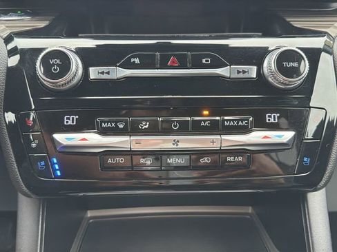 Used 2021 Ford Explorer Limited w/ Equipment Group 301A RWD image 19