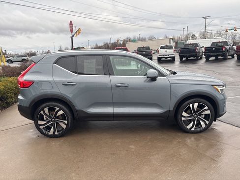 Certified 2023 Volvo XC40 B5 Ultimate w/ Protection Package Premier image 5
