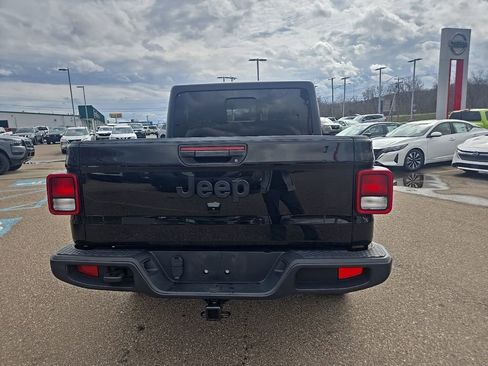 Used 2021 Jeep Gladiator Sport AWD/4WD image 8