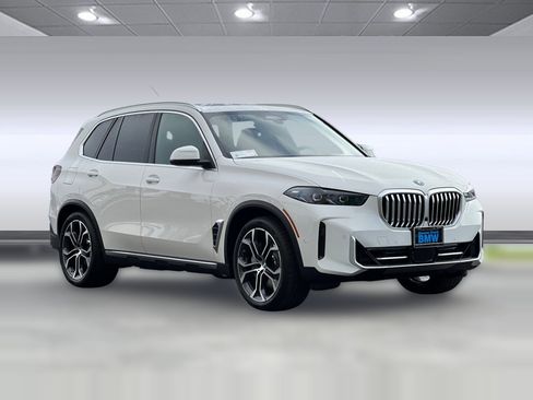 New 2026 BMW X5 xDrive50e image 6
