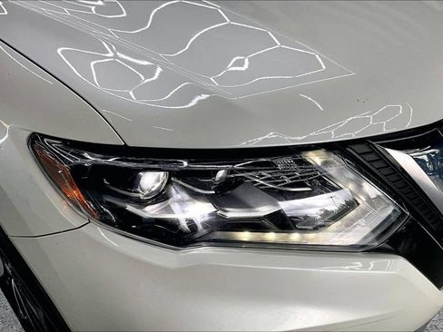 Used 2018 Nissan Rogue SL AWD/4WD image 34