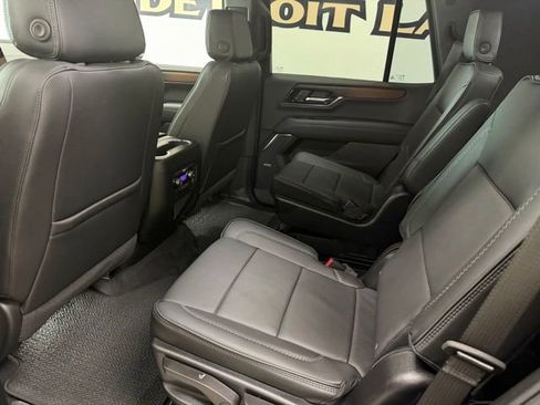 Used 2025 GMC Yukon Denali AWD/4WD image 25