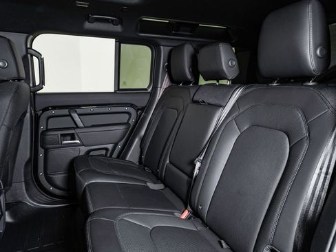 Used 2025 Land Rover Defender 110 S image 17