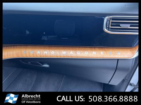 Used 2024 Jeep Grand Wagoneer L Series III AWD/4WD image 23