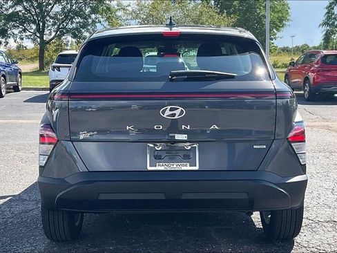 New 2026 Hyundai Kona SE image 4