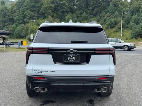 New 2026 Chevrolet Traverse LT w/ Enhanced Driving Package AWD/4WD image 6