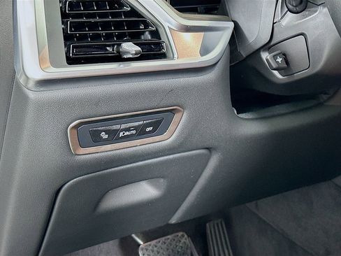 Used 2025 BMW X7 xDrive40i w/ Premium Package image 10