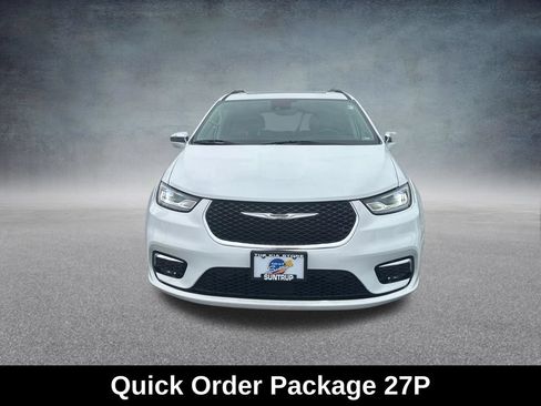 Used 2022 Chrysler Pacifica Limited AWD/4WD image 10