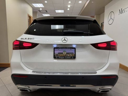 Certified 2025 Mercedes-Benz GLA 250 image 4