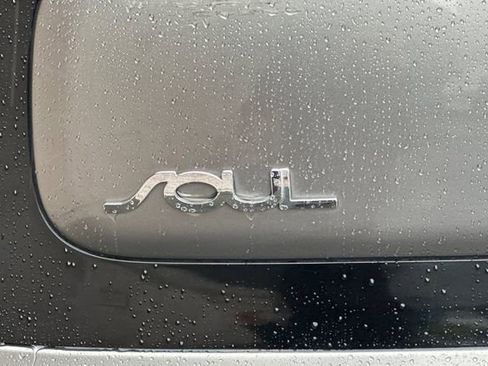 Used 2018 Kia Soul + image 33