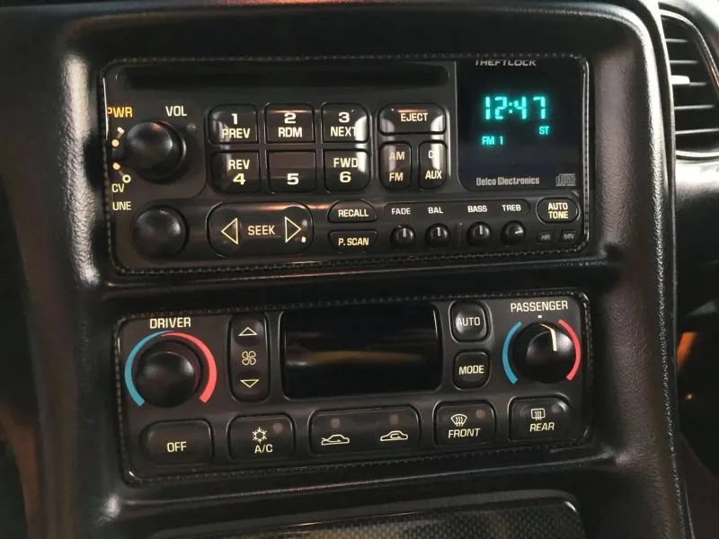 Used 2001 Chevrolet Corvette Z06 w/ Memory Pkg RWD image 17