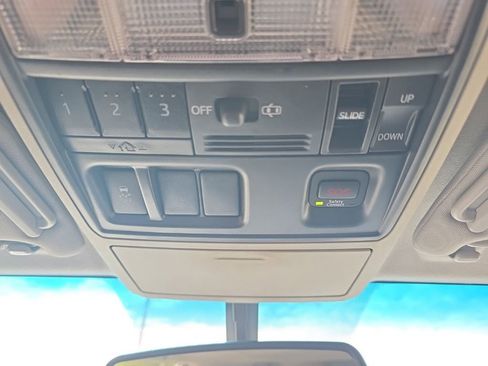 Used 2019 Toyota 4Runner Limited image 33