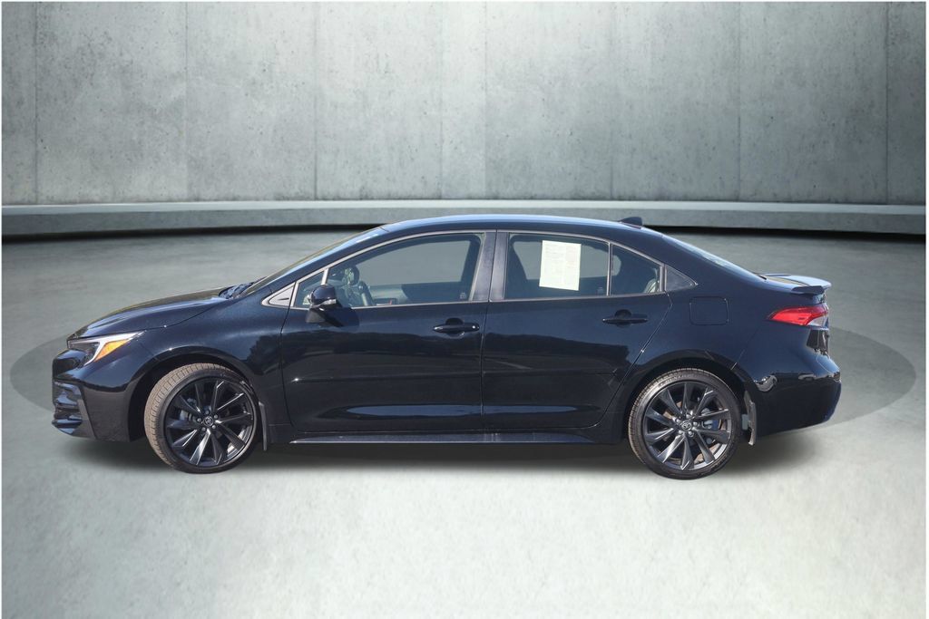 Used 2026 Toyota Corolla SE FWD image 16