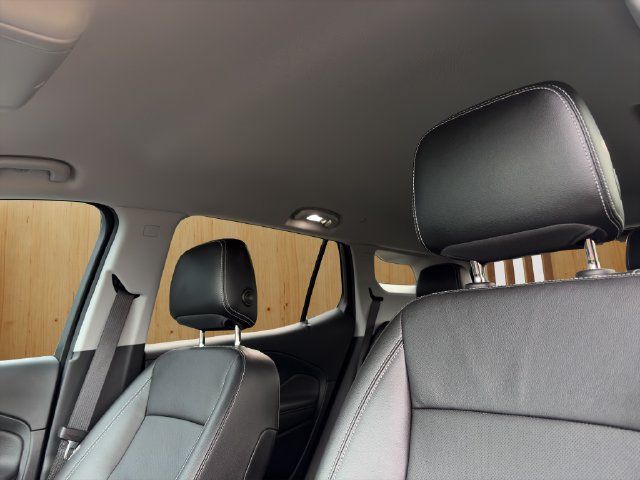 Used 2022 GMC Terrain SLT w/ Infotainment Package II AWD/4WD image 28