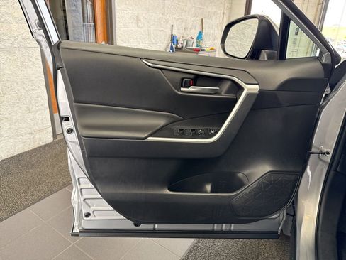 Used 2024 Toyota RAV4 XLE FWD image 32