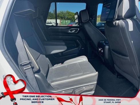 Certified 2024 GMC Yukon SLT w/ SLT Luxury Package image 18