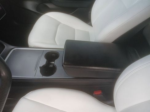 Used 2021 Tesla Model 3 Standard Range Plus image 22