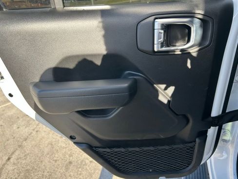 Used 2022 Jeep Wrangler Unlimited Sport image 26