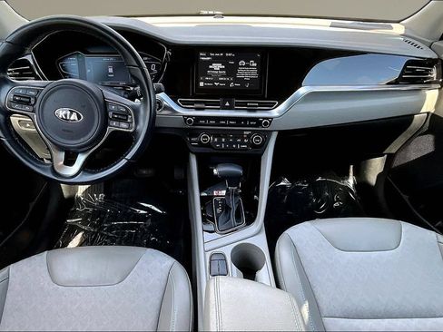 Used 2020 Kia Niro Touring FWD image 7