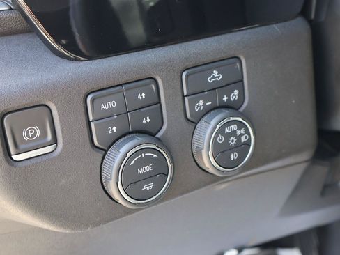 Used 2022 Chevrolet Silverado 1500 RST AWD/4WD image 24