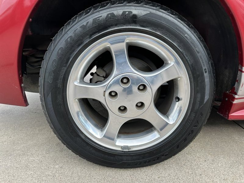 Used 2004 Ford Mustang Coupe RWD image 9
