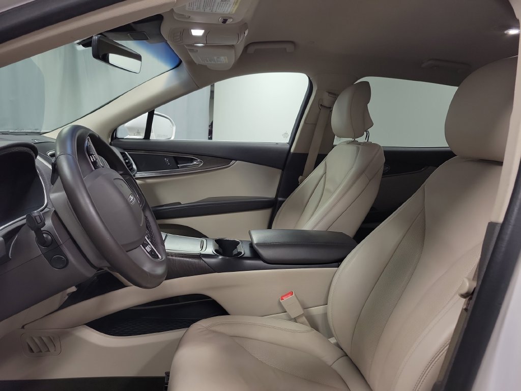 Used 2019 Lincoln Nautilus Select AWD/4WD image 15