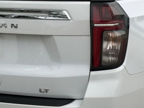 Used 2024 Chevrolet Suburban LT RWD image 6