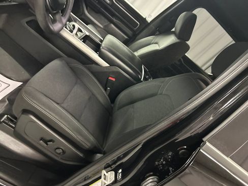 Used 2025 RAM 1500 Big Horn AWD/4WD image 12