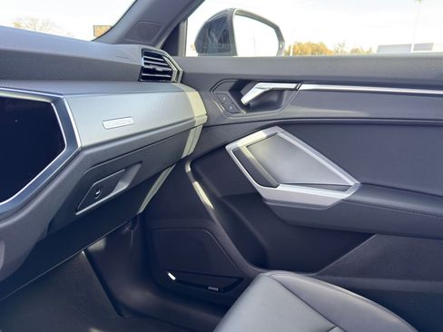 Certified 2025 Audi Q3 2.0T Premium Plus w/ Premium Plus Package image 24