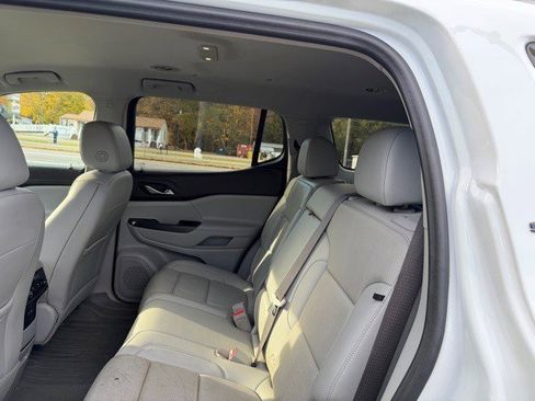 Certified 2023 GMC Acadia SLT image 15
