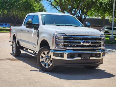 Used 2026 Ford F250 Lariat w/ Chrome Package image 2