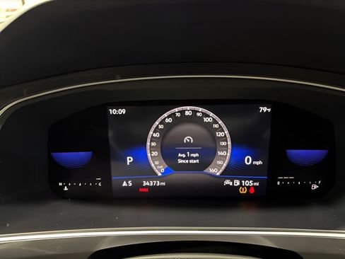 Used 2022 Volkswagen Tiguan SE w/ Panoramic Sunroof Package FWD image 18