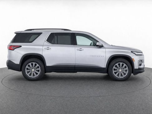 Used 2022 Chevrolet Traverse LT FWD image 8