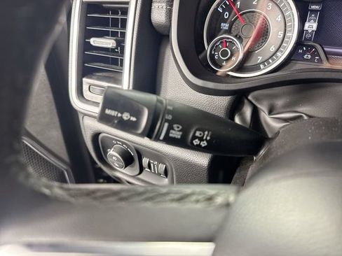 Used 2025 RAM 1500 Laramie AWD/4WD image 16