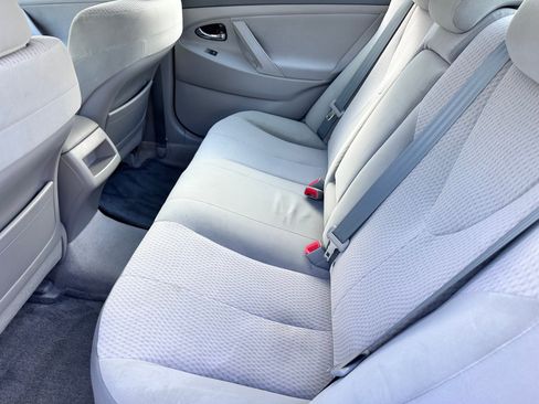 Used 2010 Toyota Camry LE FWD image 6