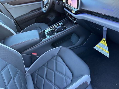 New 2025 Volkswagen Atlas Peak Edition SE image 14