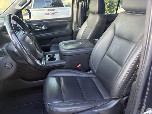 Used 2023 Chevrolet Tahoe Z71 w/ Luxury Package AWD/4WD image 9