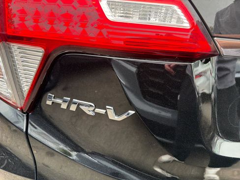 Used 2022 Honda HR-V LX image 9