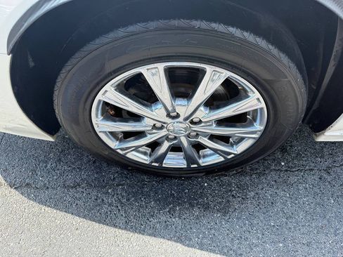 Used 2011 Buick Lucerne CXL FWD image 10