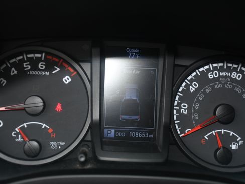 Used 2021 Toyota Tacoma SR AWD/4WD image 13
