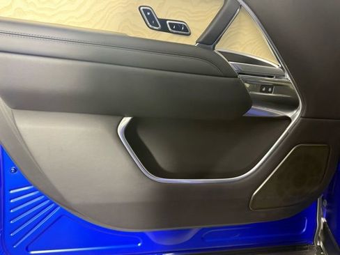 New 2025 Land Rover Range Rover SV image 15
