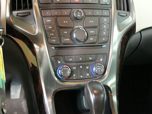 Used 2015 Buick Verano FWD image 19