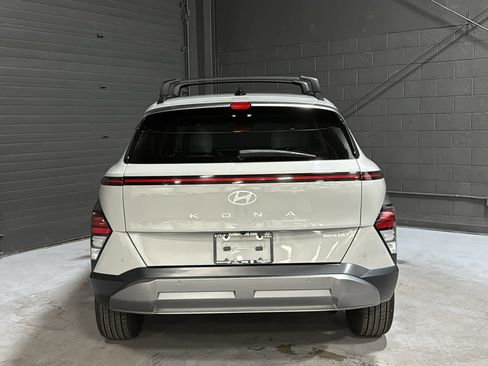 Used 2024 Hyundai Kona Limited AWD/4WD image 3