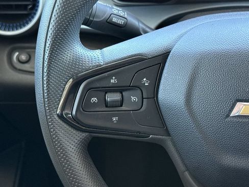 Used 2025 Chevrolet Trax LS FWD image 32