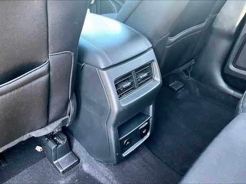 Certified 2023 Ford Edge SEL w/ Convenience Package AWD/4WD image 11