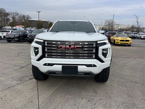 Used 2024 GMC Canyon Denali image 8