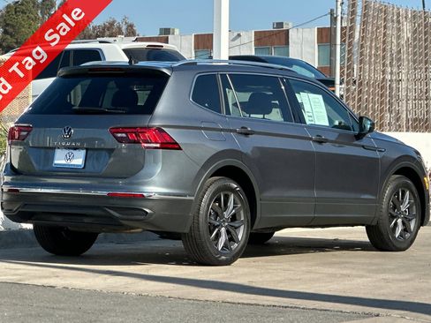 Certified 2022 Volkswagen Tiguan SE w/ Panoramic Sunroof Package image 5