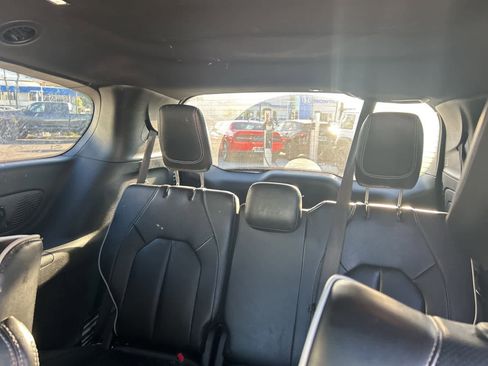 Used 2022 Chrysler Pacifica Limited w/ S Appearance Package image 21